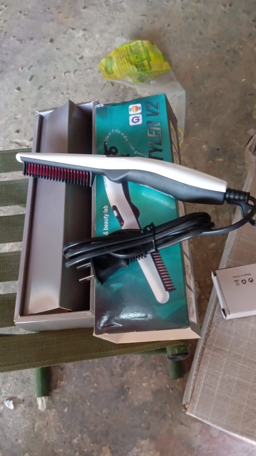 Electric Hair Straightening Comb Portable Straight Beard Comb (1 Pc) Electric Hair Straightening Comb Portable Straight Beard Comb (1 Pc)
